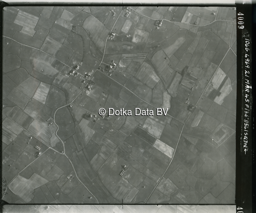 Luchtfoto Den Hoorn (1945) uit de collectie Kadaster WOII Luchtfoto's