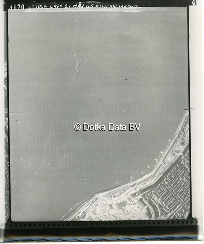 Luchtfoto Den Helder (1945) uit de collectie Kadaster WOII Luchtfoto's
