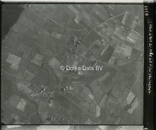 Luchtfoto Den Hoorn (1945) uit de collectie Kadaster WOII Luchtfoto's