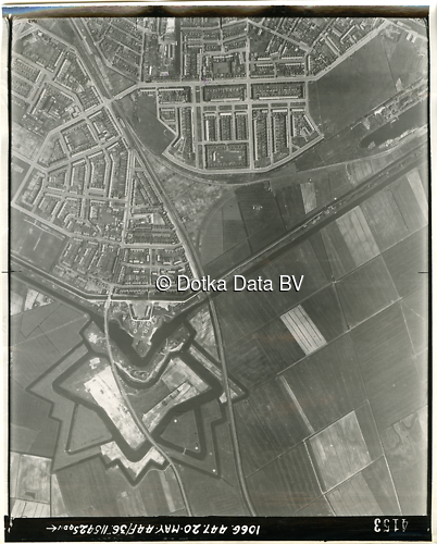 Luchtfoto Den Helder (1944) uit de collectie Kadaster WOII Luchtfoto's