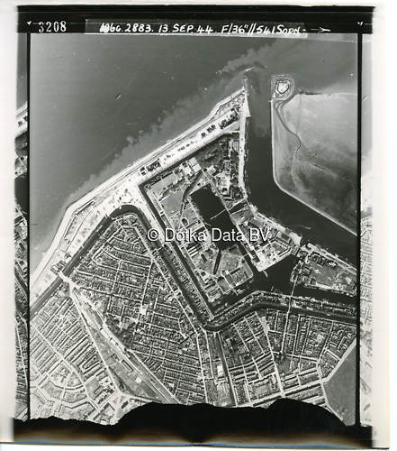 Luchtfoto Den Helder (1944) uit de collectie Kadaster WOII Luchtfoto's
