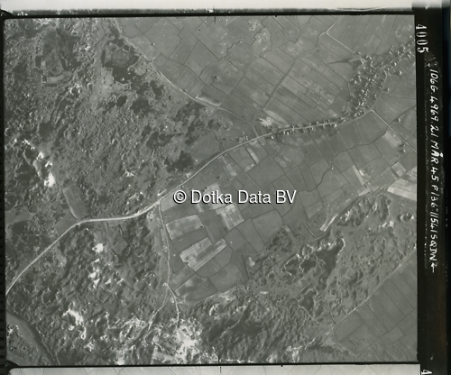 Luchtfoto Den Hoorn (1945) uit de collectie Kadaster WOII Luchtfoto's
