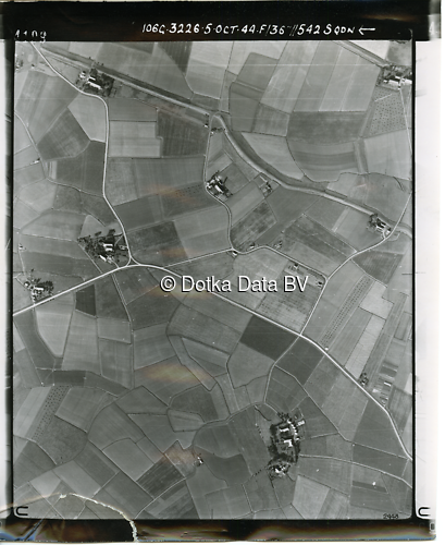 Luchtfoto Oldehove (1944) uit de collectie Kadaster WOII Luchtfoto's