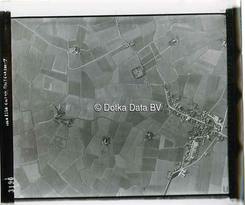 Luchtfoto 't Zandt (1944) uit de collectie Kadaster WOII Luchtfoto's