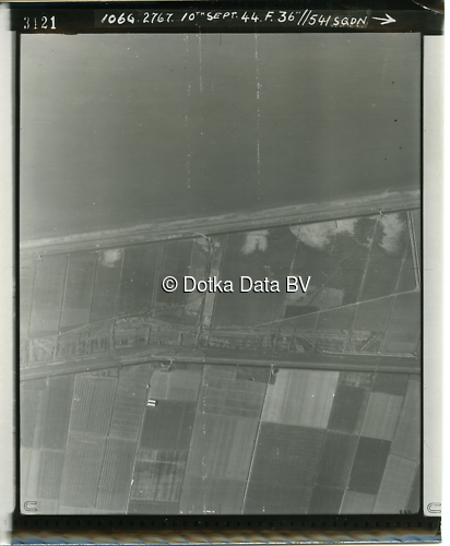 Luchtfoto Uithuizen uit de collectie Kadaster WOII Luchtfoto's