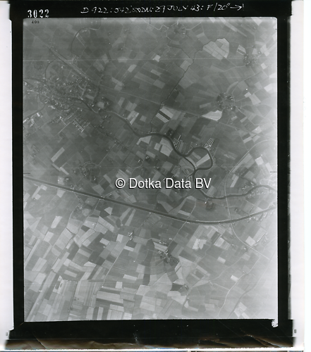 Luchtfoto Delfzijl (1943) uit de collectie Kadaster WOII Luchtfoto's