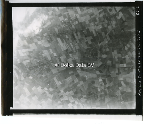 Luchtfoto Loppersum (1943) uit de collectie Kadaster WOII Luchtfoto's