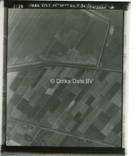 Luchtfoto Eemshaven uit de collectie Kadaster WOII Luchtfoto's