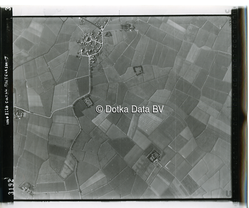 Luchtfoto 't Zandt (1944) uit de collectie Kadaster WOII Luchtfoto's