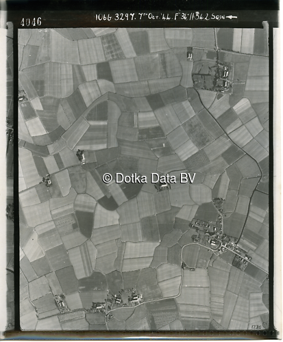 Luchtfoto Krewerd (1944) uit de collectie Kadaster WOII Luchtfoto's