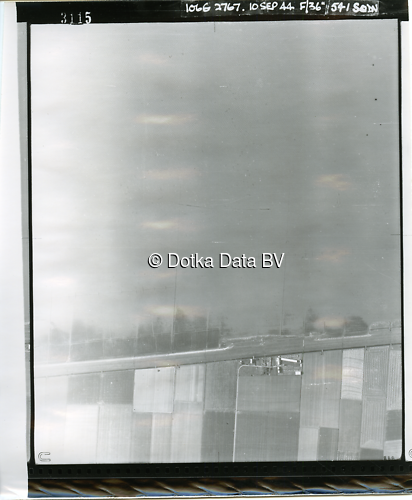 Luchtfoto Usquert (1944) uit de collectie Kadaster WOII Luchtfoto's