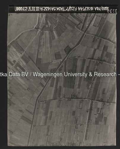 Luchtfoto Vianen (1944) uit de collectie Wageningen University WOII