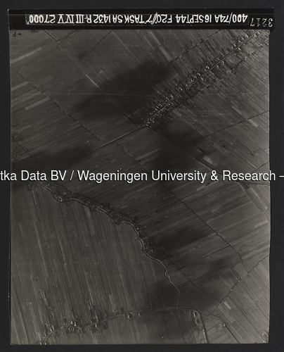 Luchtfoto Vlist (1944) uit de collectie Wageningen University WOII