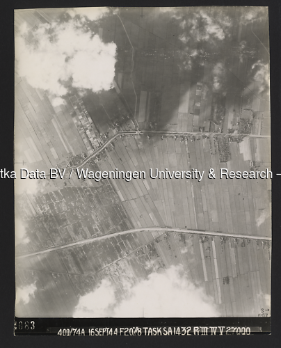Luchtfoto Harmelen (1944) uit de collectie Wageningen University WOII