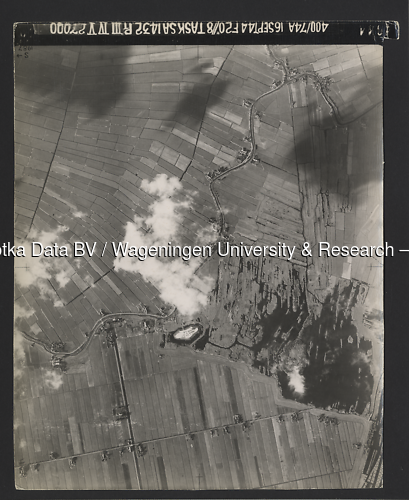 Luchtfoto Ouderkerk aan de Amstel (1944) uit de collectie Wageningen University WOII