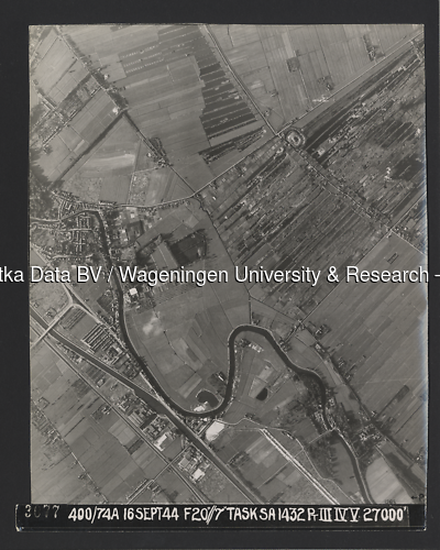 Luchtfoto Maarssen (1944) uit de collectie Wageningen University WOII