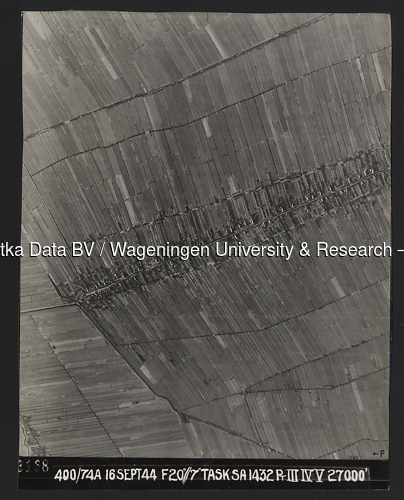 Luchtfoto Polsbroek (1944) uit de collectie Wageningen University WOII