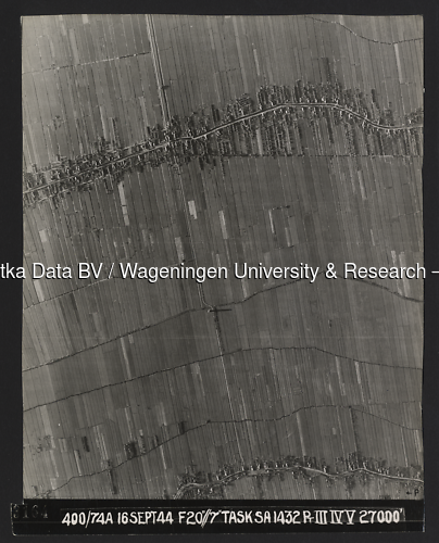 Luchtfoto Lopik (1944) uit de collectie Wageningen University WOII