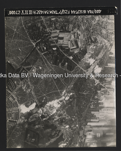 Luchtfoto Laren (1944) uit de collectie Wageningen University WOII