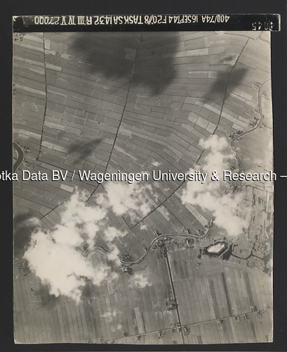 Luchtfoto Ouderkerk aan de Amstel (1944) uit de collectie Wageningen University WOII