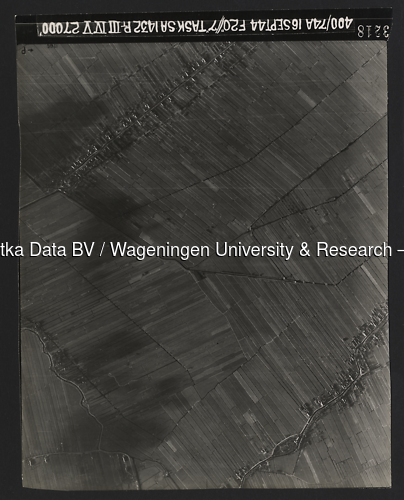 Luchtfoto Polsbroek (1944) uit de collectie Wageningen University WOII
