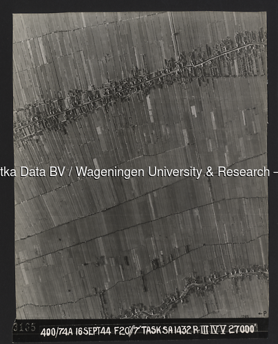 Luchtfoto Polsbroek (1944) uit de collectie Wageningen University WOII