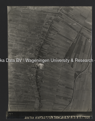 Luchtfoto Lexmond (1944) uit de collectie Wageningen University WOII