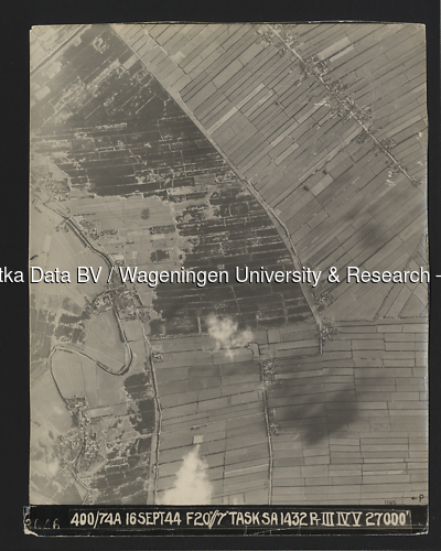 Luchtfoto Breukelen (1944) uit de collectie Wageningen University WOII