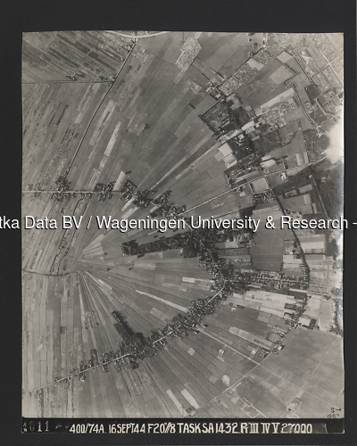 Luchtfoto Loosdrecht (1944) uit de collectie Wageningen University WOII