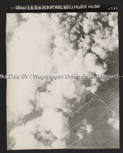 Luchtfoto Moordrecht (1944) uit de collectie Wageningen University WOII