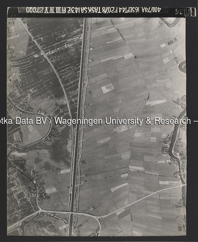 Luchtfoto Vreeland (1944) uit de collectie Wageningen University WOII