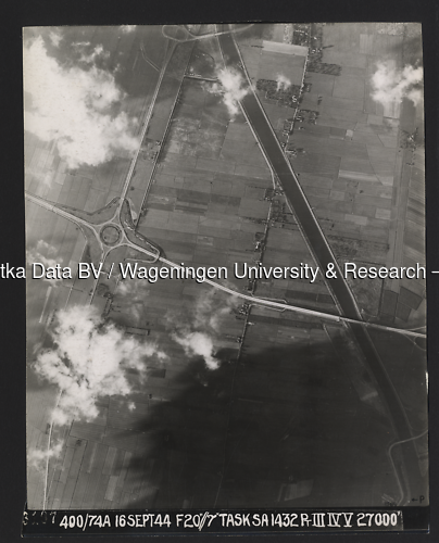Luchtfoto Utrecht (1944) uit de collectie Wageningen University WOII