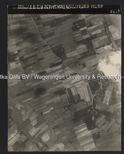 Luchtfoto Werkhoven (1944) uit de collectie Wageningen University WOII