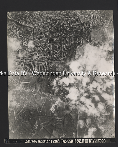 Luchtfoto Hilversum (1944) uit de collectie Wageningen University WOII