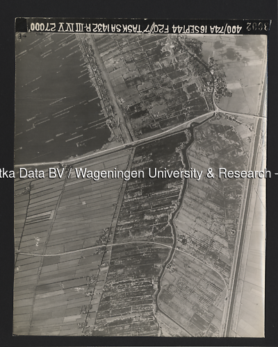 Luchtfoto Nieuwer Ter Aa (1944) uit de collectie Wageningen University WOII