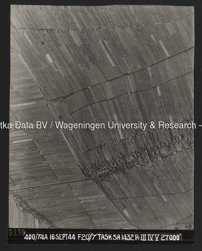 Luchtfoto Polsbroek (1944) uit de collectie Wageningen University WOII