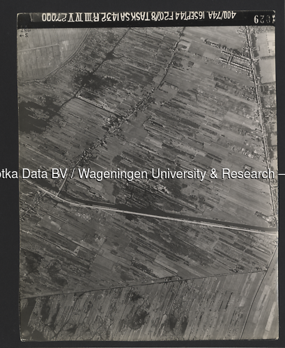 Luchtfoto Kortenhoef (1944) uit de collectie Wageningen University WOII