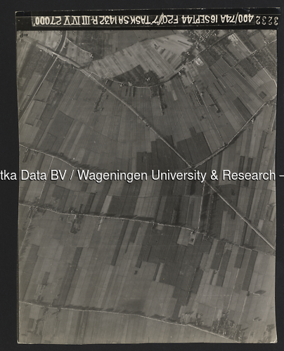 Luchtfoto Vianen (1944) uit de collectie Wageningen University WOII