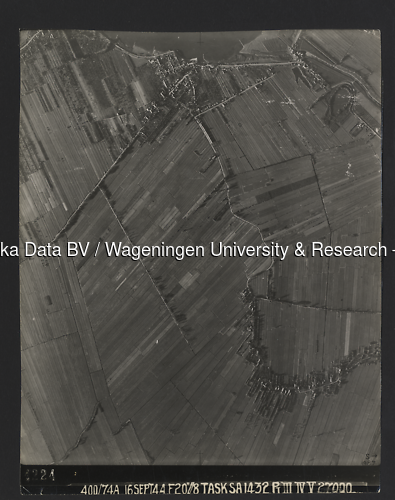 Luchtfoto Ameide (1944) uit de collectie Wageningen University WOII