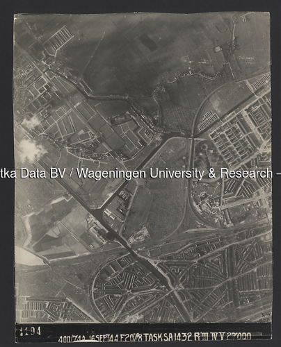 Luchtfoto Rotterdam (1944) uit de collectie Wageningen University WOII