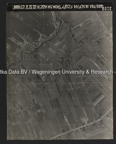 Luchtfoto Rotterdam (1944) uit de collectie Wageningen University WOII
