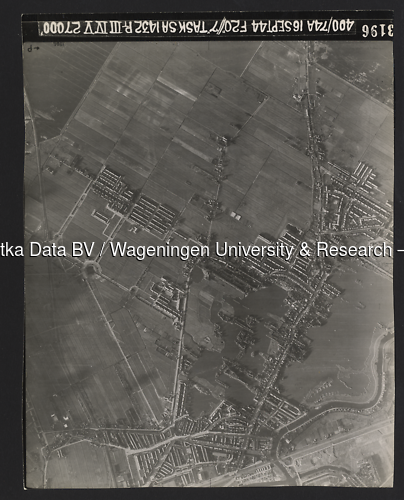 Luchtfoto Rotterdam (1944) uit de collectie Wageningen University WOII