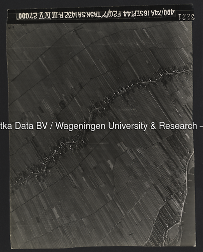 Luchtfoto Lopik (1944) uit de collectie Wageningen University WOII
