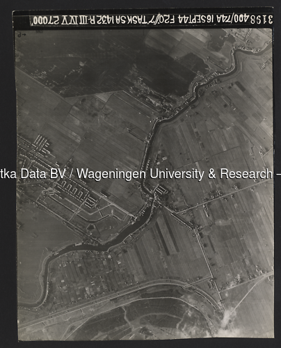 Luchtfoto Rotterdam (1944) uit de collectie Wageningen University WOII