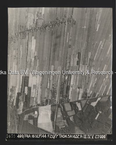 Luchtfoto Hollandsche Rading (1944) uit de collectie Wageningen University WOII