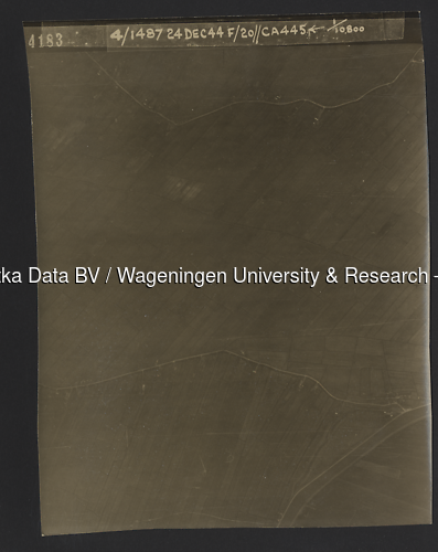 Luchtfoto Leerbroek (1944) uit de collectie Wageningen University WOII