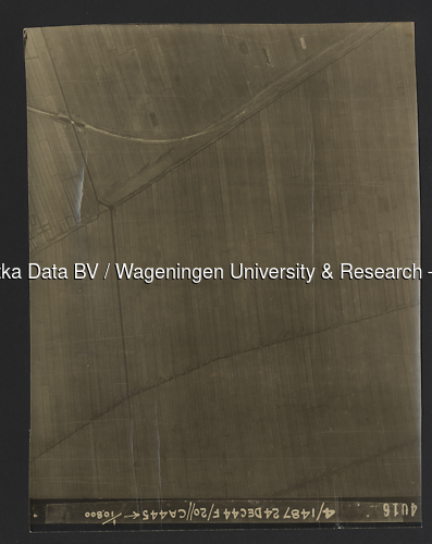 Luchtfoto Hardinxveld-Giessendam (1944) uit de collectie Wageningen University WOII