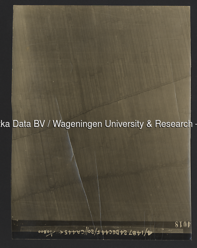 Luchtfoto Giessenburg (1944) uit de collectie Wageningen University WOII