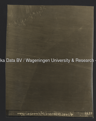 Luchtfoto Noordeloos (1944) uit de collectie Wageningen University WOII