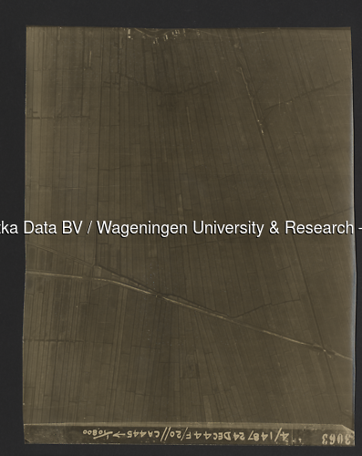Luchtfoto Bleskensgraaf ca (1944) uit de collectie Wageningen University WOII